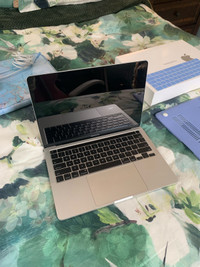MacBook Pro 13” (2020) 