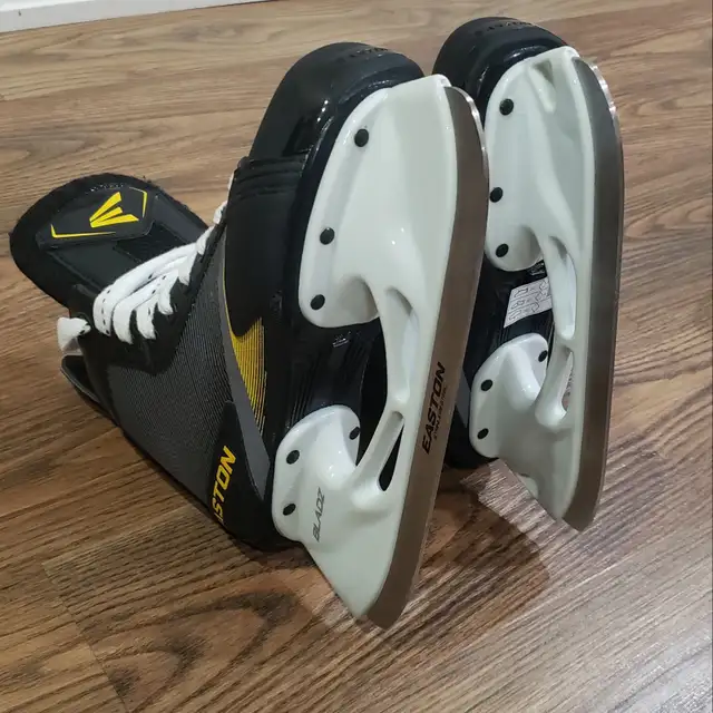 *NEW* Ice skates size 3.5D in Skates & Blades in Mississauga / Peel Region - Image 4