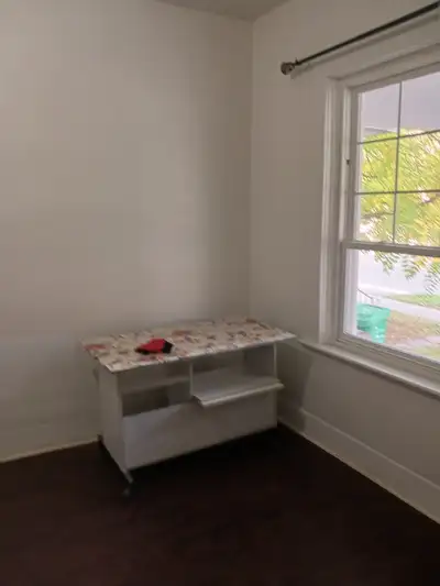 the house located in downtown of Peterborough, close to suppermarket.shcools with convenient transpo...