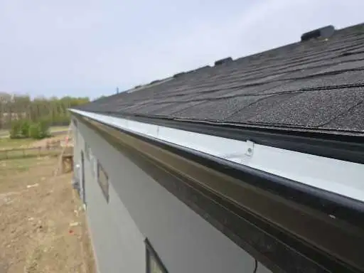 Eavestrough 65702476304770122