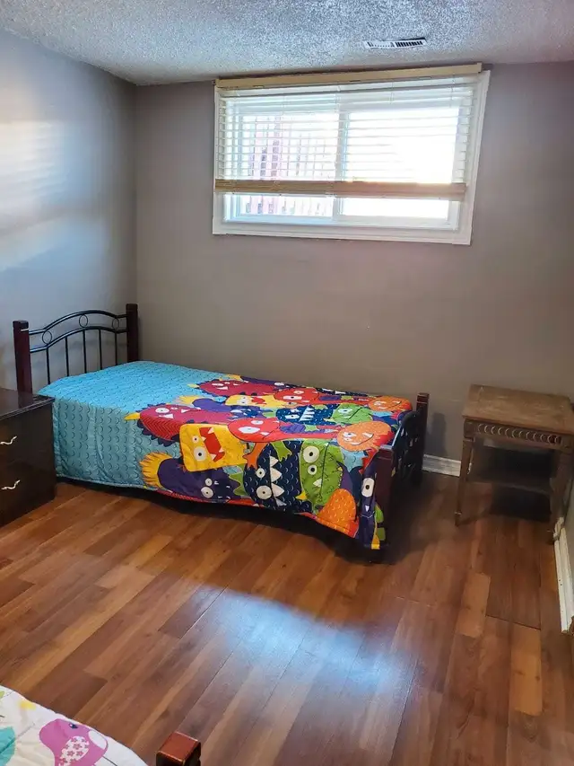 *SHARED BASEMENT ROOMS NEAR HUMBER COLLAGE (ONLY GIRLS)*63782601957251124