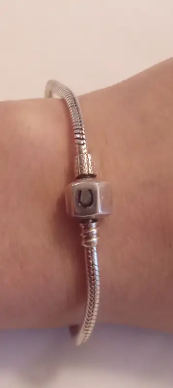 A NCIE VITNAGE 925 STERLING SILVER PANDORA COMPATABLE BRACELET WEIGHING 13.22GMS IT IS IN PEREFCT CO...