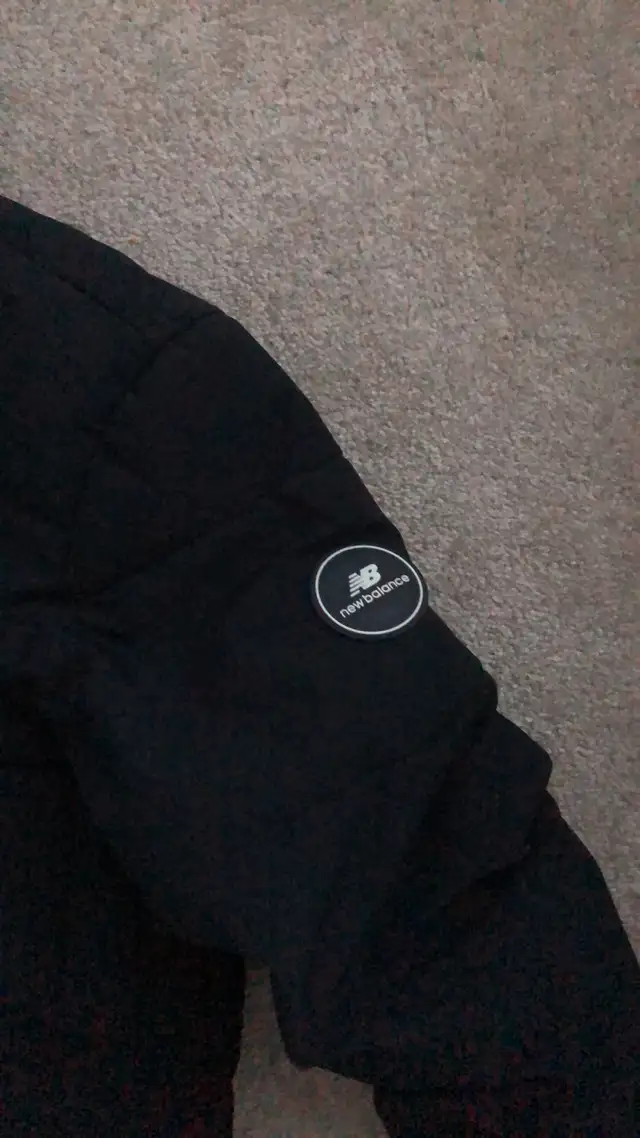 New balance winter puffer jacket in Men's in Kitchener / Waterloo - Image 4