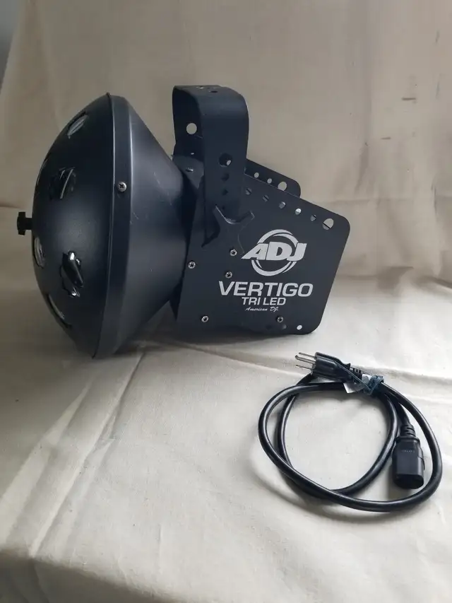 AMERICAN DJ - VERTIGO TRI LED in Performance & DJ Equipment in Kitchener / Waterloo - Image 3