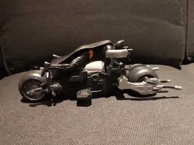 Véhicule téléguidé Dark Knight Rises Batpod avec figurine au thème du film Dark Knight Rises Fonctio...