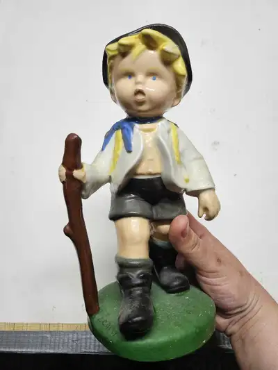 Figurine vintage garçon en céramique, View more