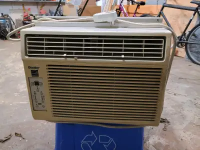 Danby 10,000 btu Window AC unit. Has R410A refrigerant. Works good. Been in storage for last 6 years...