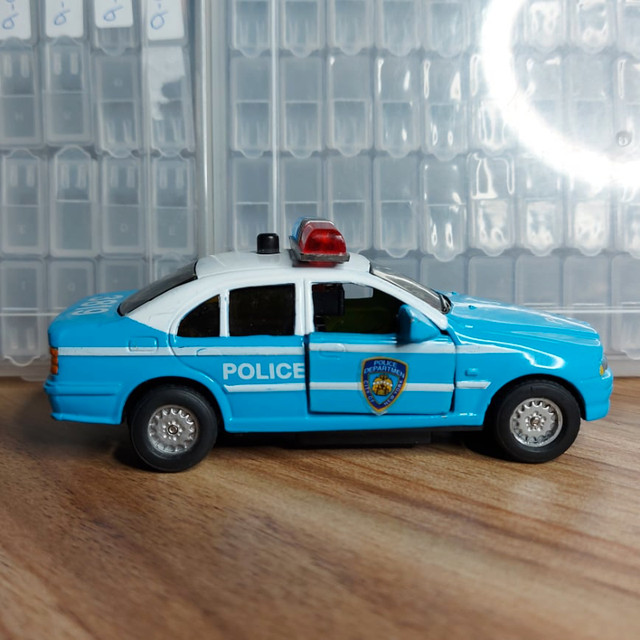 Blue #3819 Police Car - Doors Open, Lights & Sounds - $15.00 in Toys & Games in Belleville - Image 3