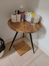 Table d'appoint vrai bois NEUF 