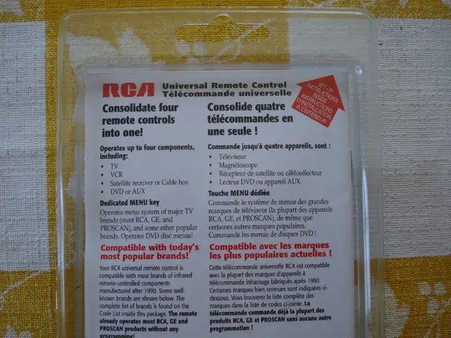 RCA 4 Devices Universal Remote Control TV VCR DVD CRCU400 in Video & TV Accessories in Granby - Image 7