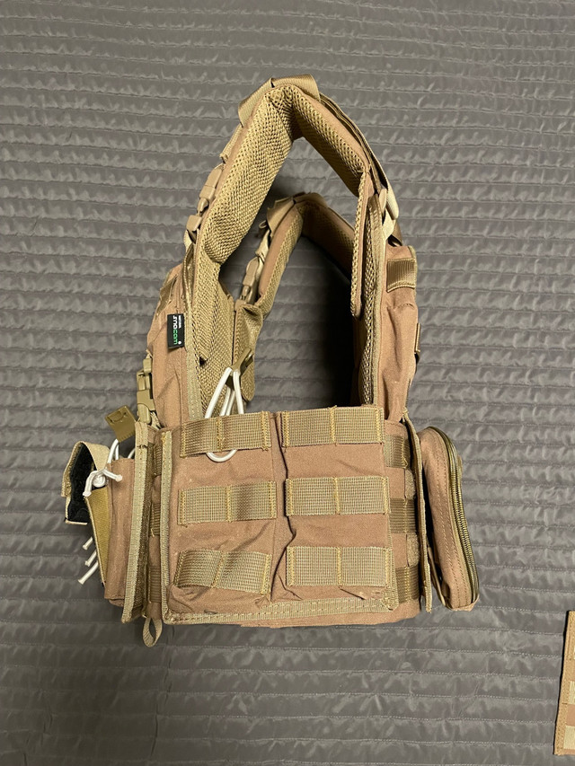 Military Vest Tactical Coyote Brown Tan dans Paintball  à Ville de Montréal - Image 2