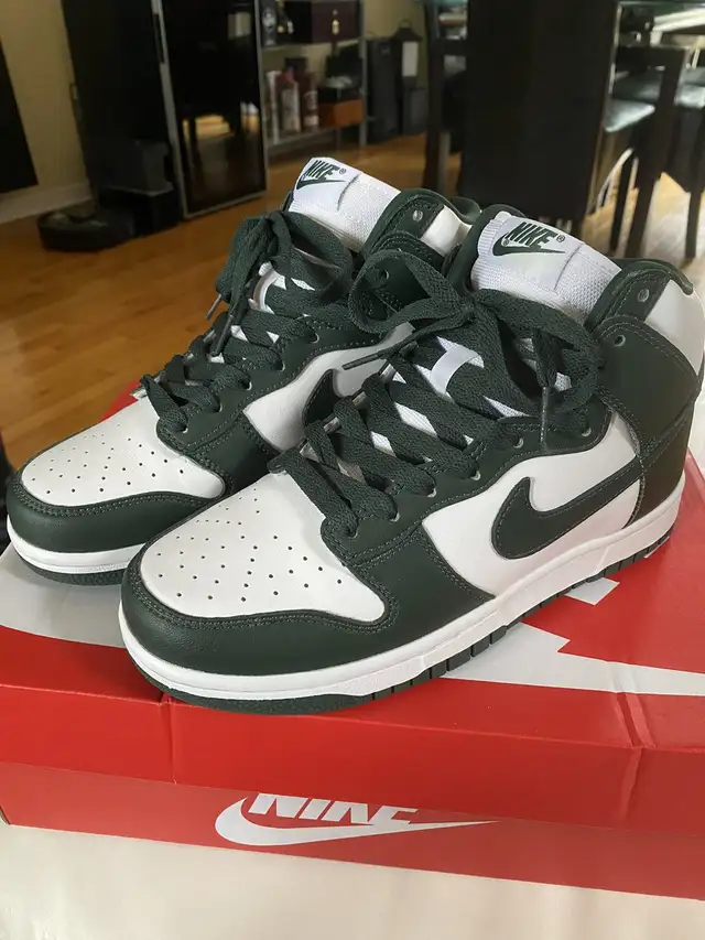 Nike dunk high in Men's Shoes in City of Montréal - Image 5