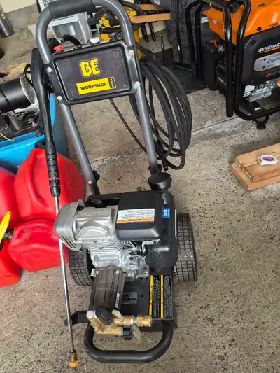2700 PSI, 3.0 GPM, HONDA GC 160 motor, powerful unit