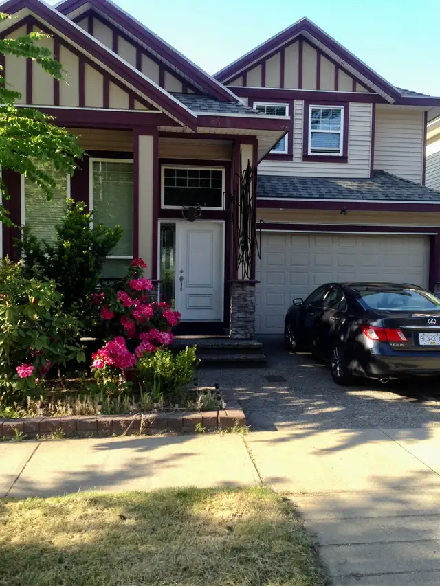 house for sale in Surrey bc in Houses for Sale in Delta/Surrey/Langley - Image 2