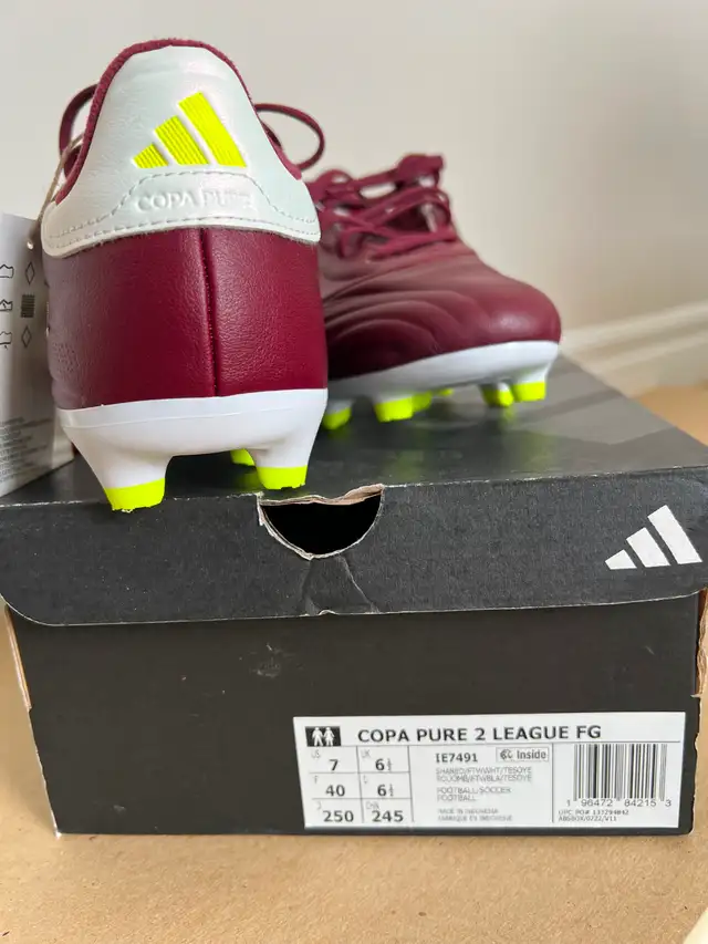 Adidas Copa Pure League 2 soccer shoes/cleats in Soccer in Ottawa - Image 4