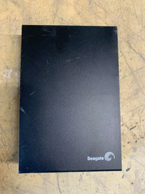 Seagate SRD00F2 External UB3 Backup Hard Drive, 2TB in System Components in City of Toronto - Image 3
