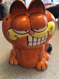 Vintage Garfield the cat porcelaine piggy bank