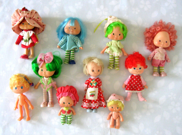 LOT DE POUPEES FRAISINETTES VINTAGE STRAWBERRY SHORTCAKE DOLLS dans Art et objets de collection  à Ouest de l’Île