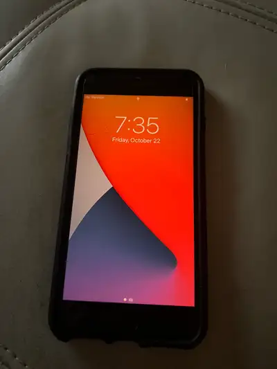 Near Perfect condition. Includes case and screen protector. No scratches. Telus carrier. 300 OBO. Pi...