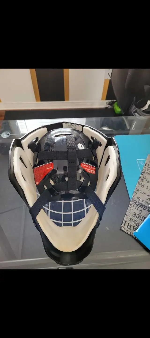 Youth street goalie mask Dark Vader like New for $35 in Hockey in Cambridge - Image 5