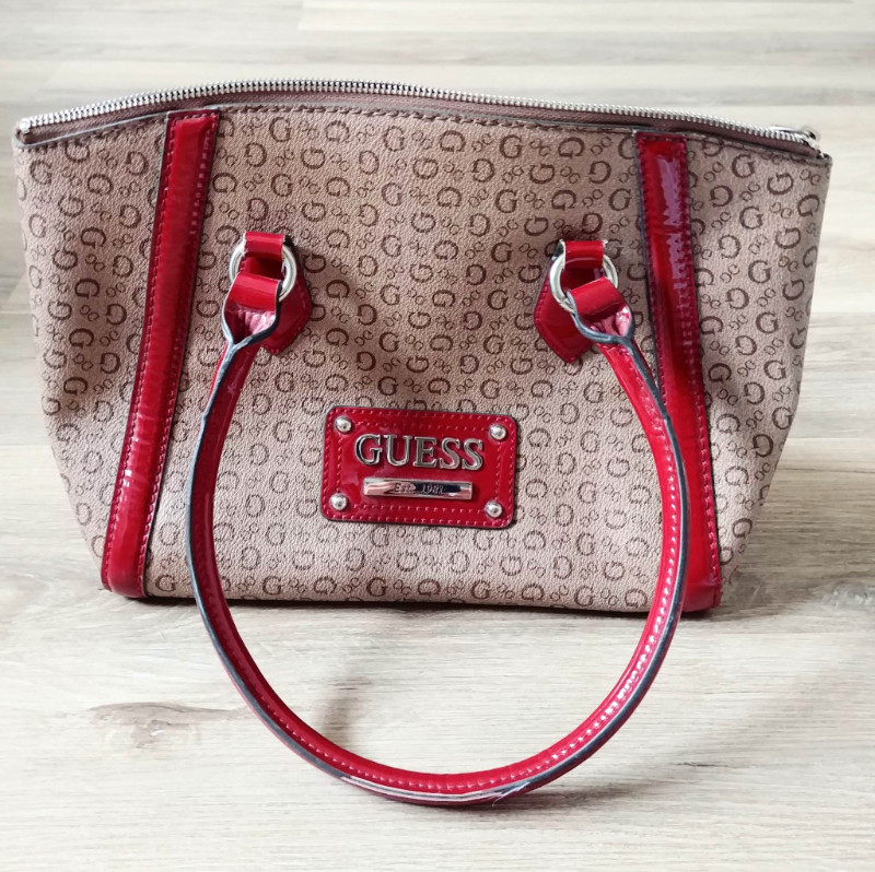 Very useful GUESS handbag Other Barrie Kijiji