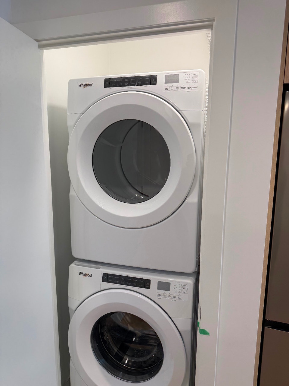 Brand new and Luxury 1 Bedroom plus Den for rent 4