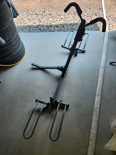 Sportrack 2 bike carrier, grey colour. Model Crest 2 I believe. Rubberized bike hooks to secure bike...