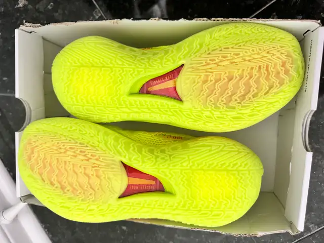 Nike GT Cut 1 EYBL Volt/Bright Crimson in Men's Shoes in City of Toronto - Image 7