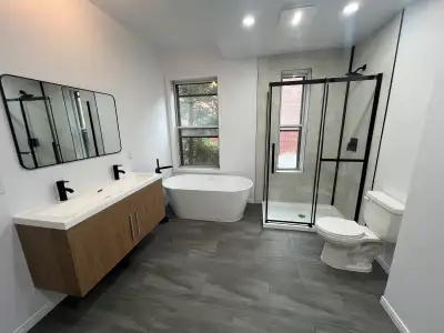 Entrepreneur Général / General Contractor, View more