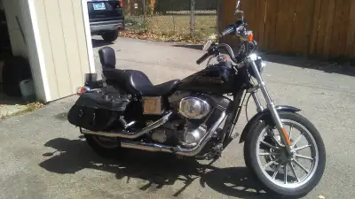 Carburetored dyna amazing condition. 1450cc . Second owner 54000km $5500 firm one of kind , blonde e...