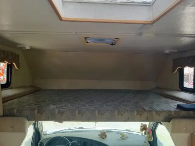 ‘Regal’ 27’ Motorhome in RVs & Motorhomes in Bridgewater - Image 6