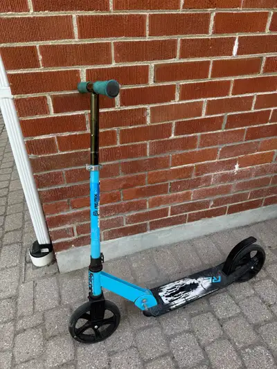Takes up to 85 kg. Used condition.