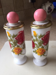Pair of vintage (1969) Avon bottles in Arts & Collectibles in Vernon - Image 3