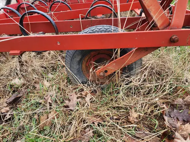2001 Kongskilde SGB2418 Field Cultivator in Farming Equipment in Norfolk County - Image 9