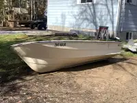 14’ Wen fiberglass boat - Free