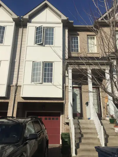 Clean and quiet room available for rent near York University Keele Campus. Utilities included. Conve...