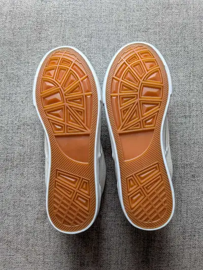 Men's white canvas shoes, View more