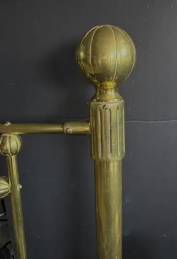 Lit en Laiton in Beds & Mattresses in City of Montréal - Image 4