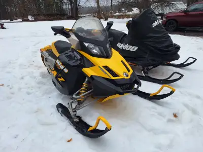Selling a 2009 skidoo 1200 tnt.120 track new carbides last year.runs drives electric start reverse t...