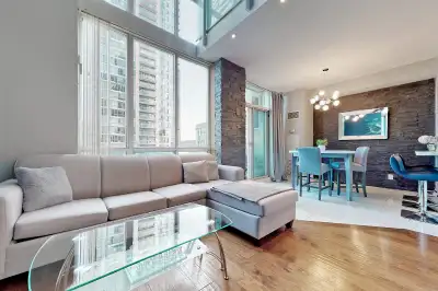 Month-to-Month Fully Furnished 1-Bedroom Loft by Square One.