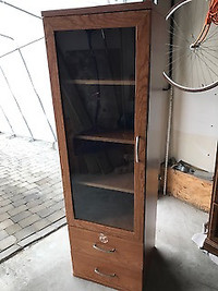 armoire en bois