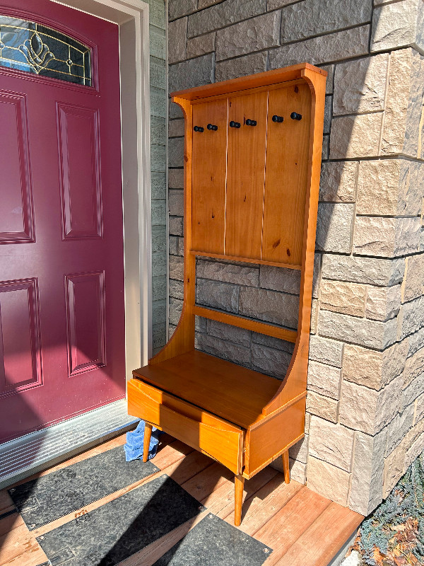 Coat rack with bench in Other in Bathurst - Image 2