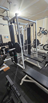 Commercial gym equipment 