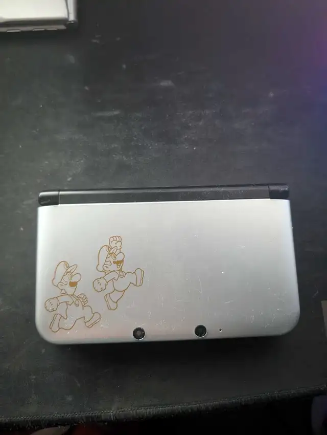 Nintendo 3DS XL year of the Luigi (SE) in General Electronics in Ottawa - Image 3
