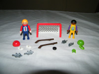 Playmobil garçons jouant au hockey