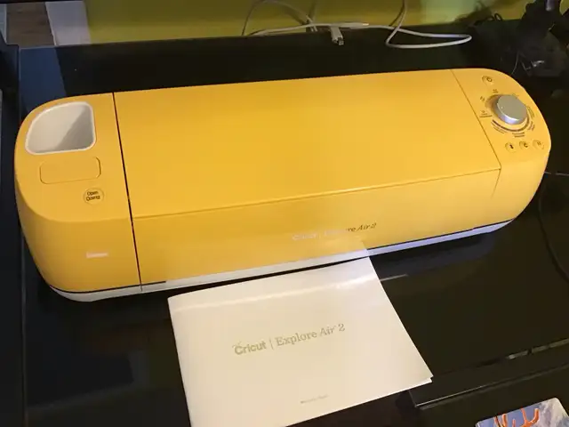 Cricut Explore Air 2 in Hobbies & Crafts in Barrie - Image 2