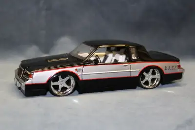 1987 Buick Grand National Regal Jada 1:24 Scale Diecast Car Dub City, opening doors, hood and trunk....