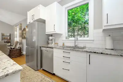 Beautifully upgraded Bungalow for rent in Orleans (Chapel Hill)
