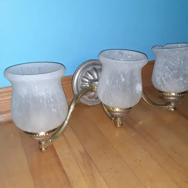 Applique murale luminaire in Indoor Lighting & Fans in City of Montréal - Image 4