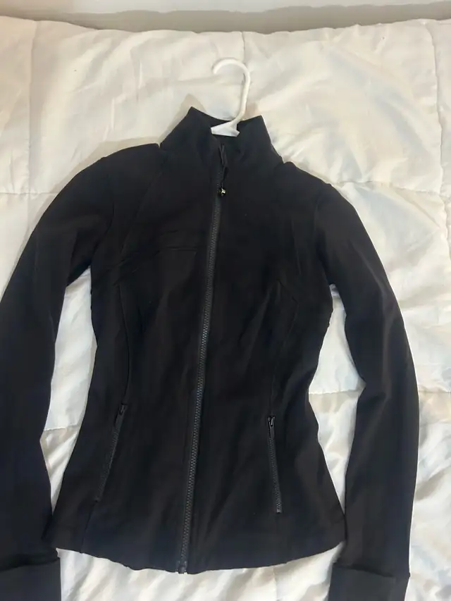 Lululemon define jacket in Women's - Tops & Outerwear in Mississauga / Peel Region - Image 2